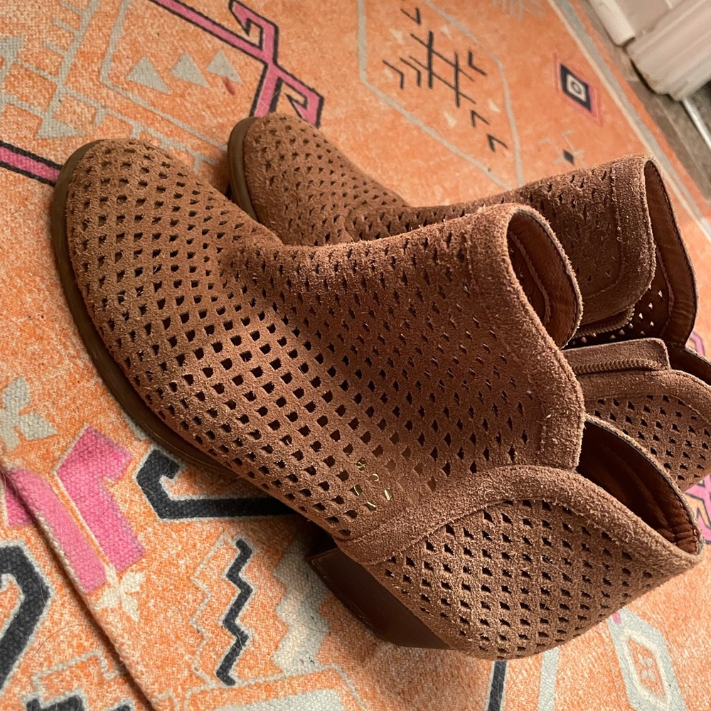 Jessica Simpson suade booties